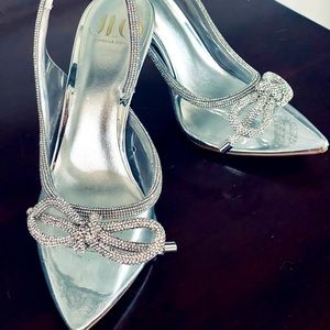 Jennifer Lopez Felina Silver pump w/ sequenced bow